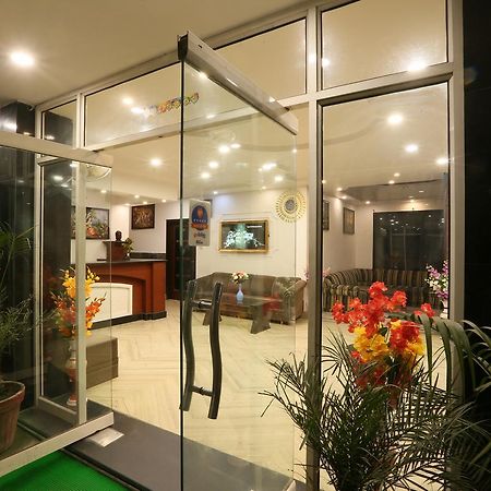 Hotel Katra Residency Kültér fotó