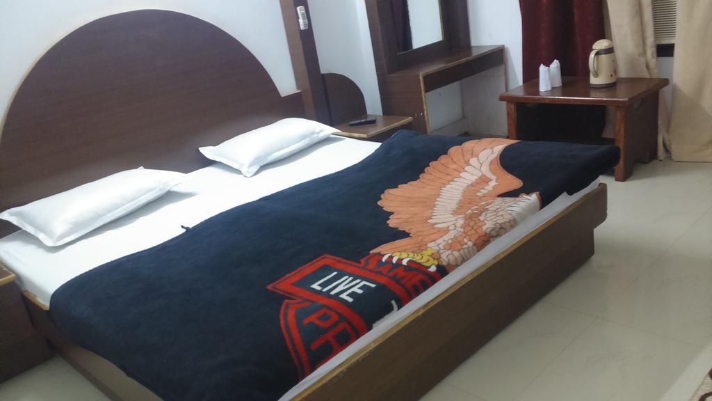 Hotel Katra Residency Kültér fotó
