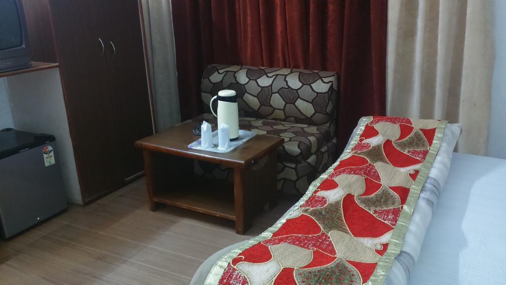 Hotel Katra Residency Kültér fotó