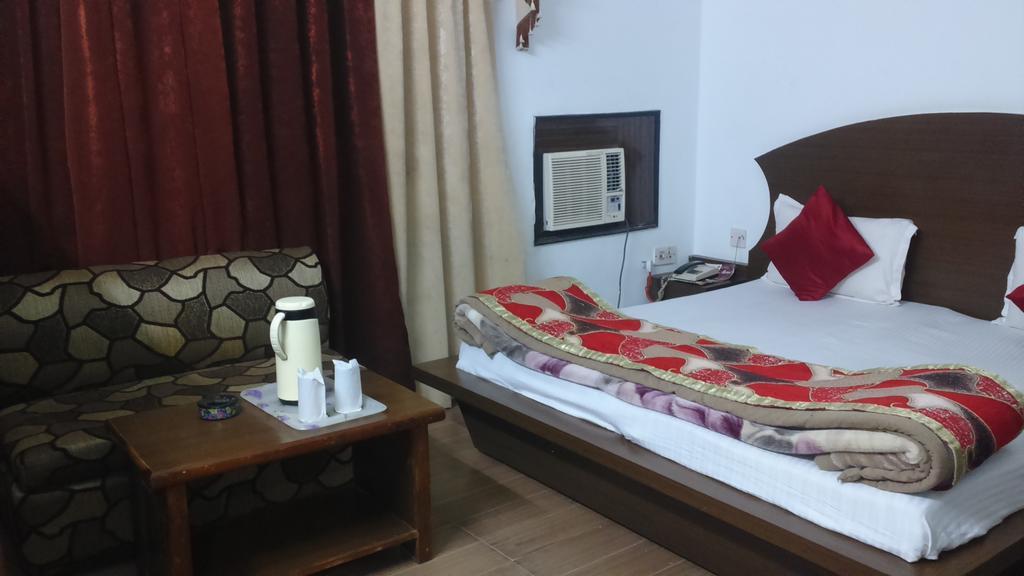 Hotel Katra Residency Kültér fotó