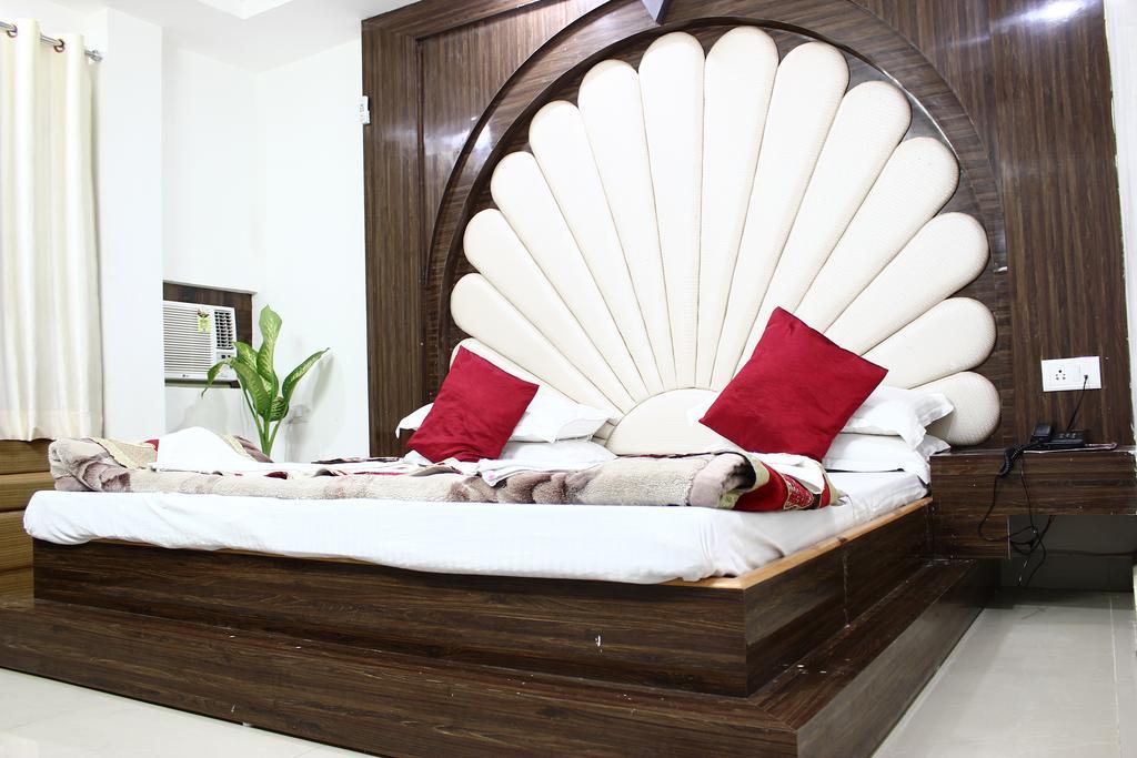 Hotel Katra Residency Kültér fotó