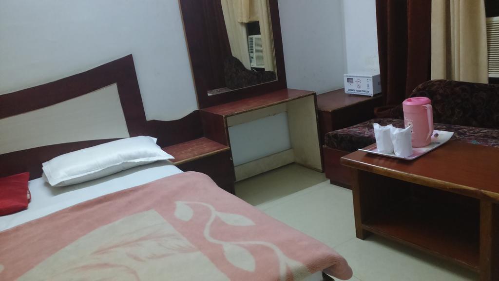 Hotel Katra Residency Kültér fotó