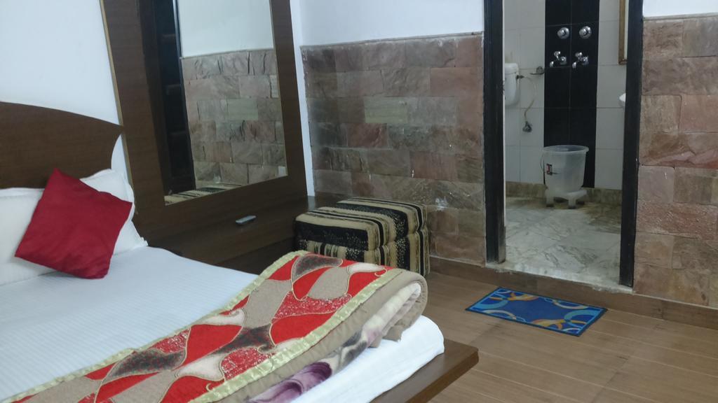 Hotel Katra Residency Kültér fotó
