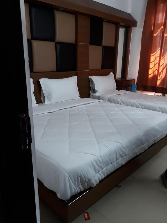 Hotel Katra Residency Kültér fotó