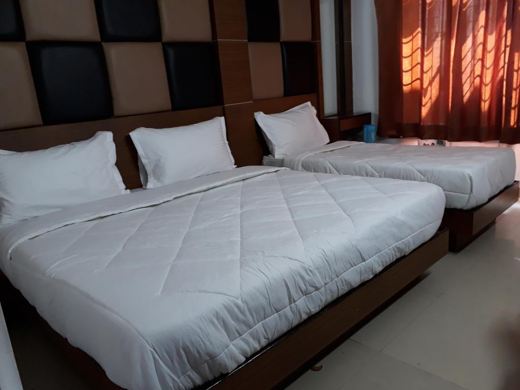 Hotel Katra Residency Kültér fotó