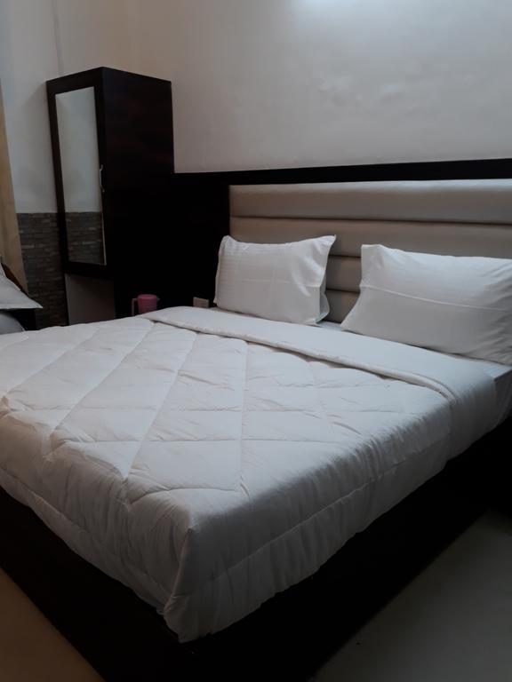 Hotel Katra Residency Kültér fotó