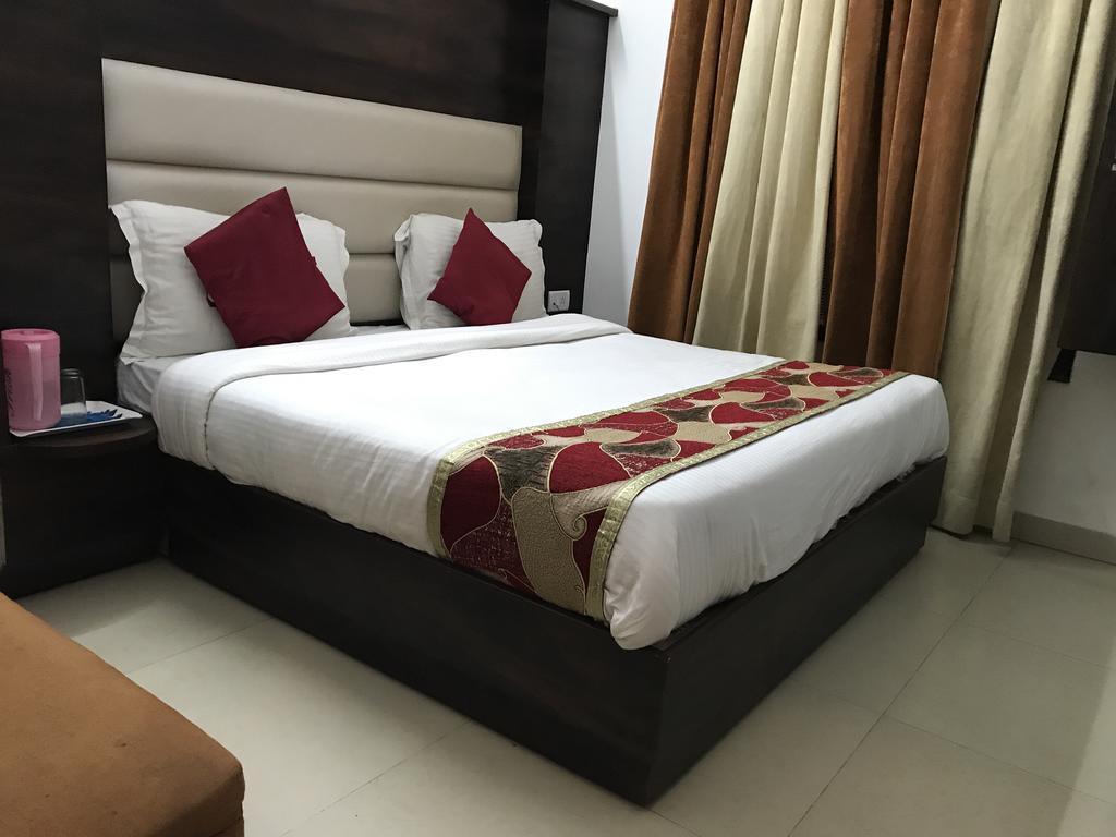 Hotel Katra Residency Kültér fotó