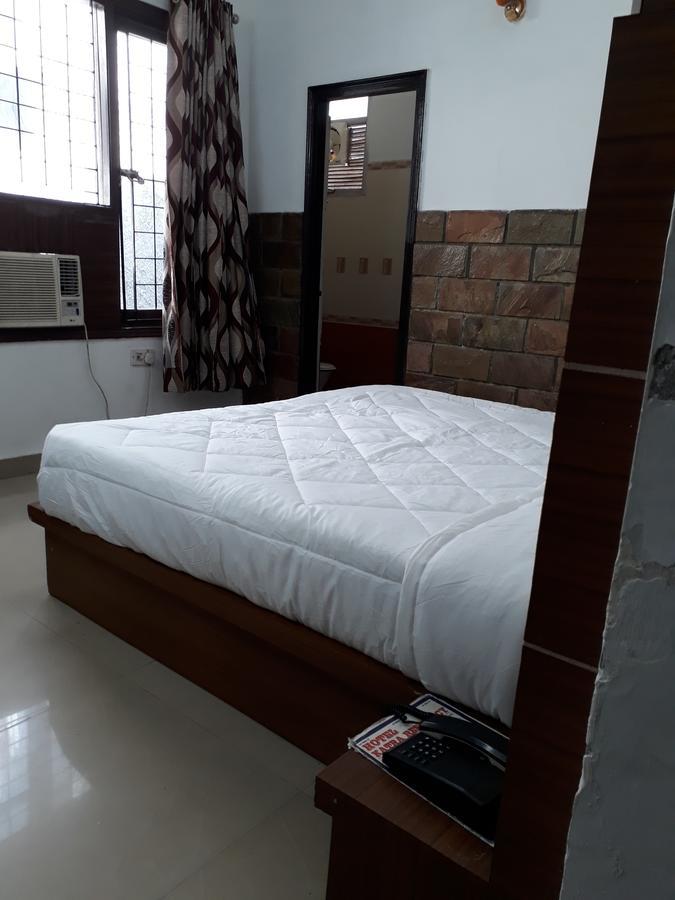 Hotel Katra Residency Kültér fotó