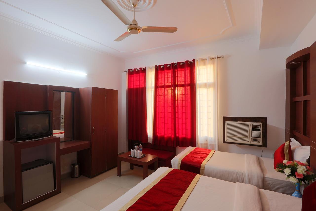 Hotel Katra Residency Kültér fotó
