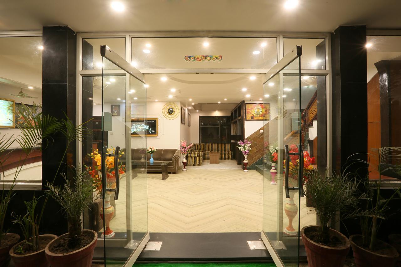 Hotel Katra Residency Kültér fotó