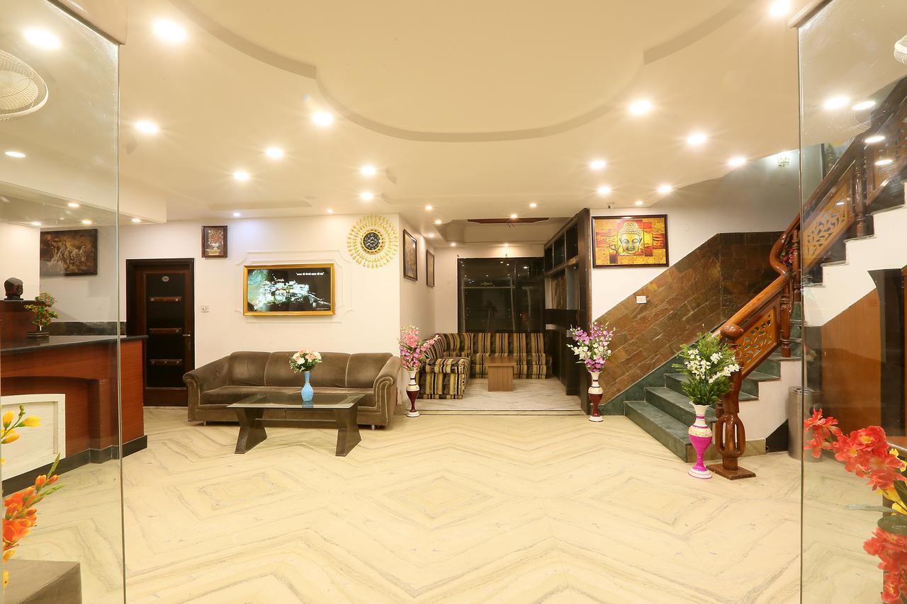 Hotel Katra Residency Kültér fotó