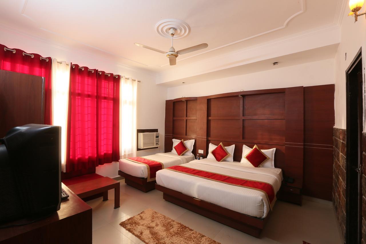 Hotel Katra Residency Kültér fotó